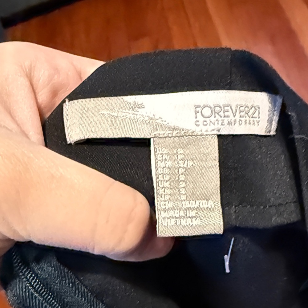 Forever 21 Classic Black Pencil Skirt - Picture 2 of 3